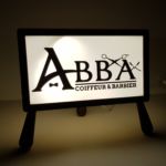 Enseigne publicitaire lumineuse pour Abba Enseigne publicitaire lumineuse pour Abba